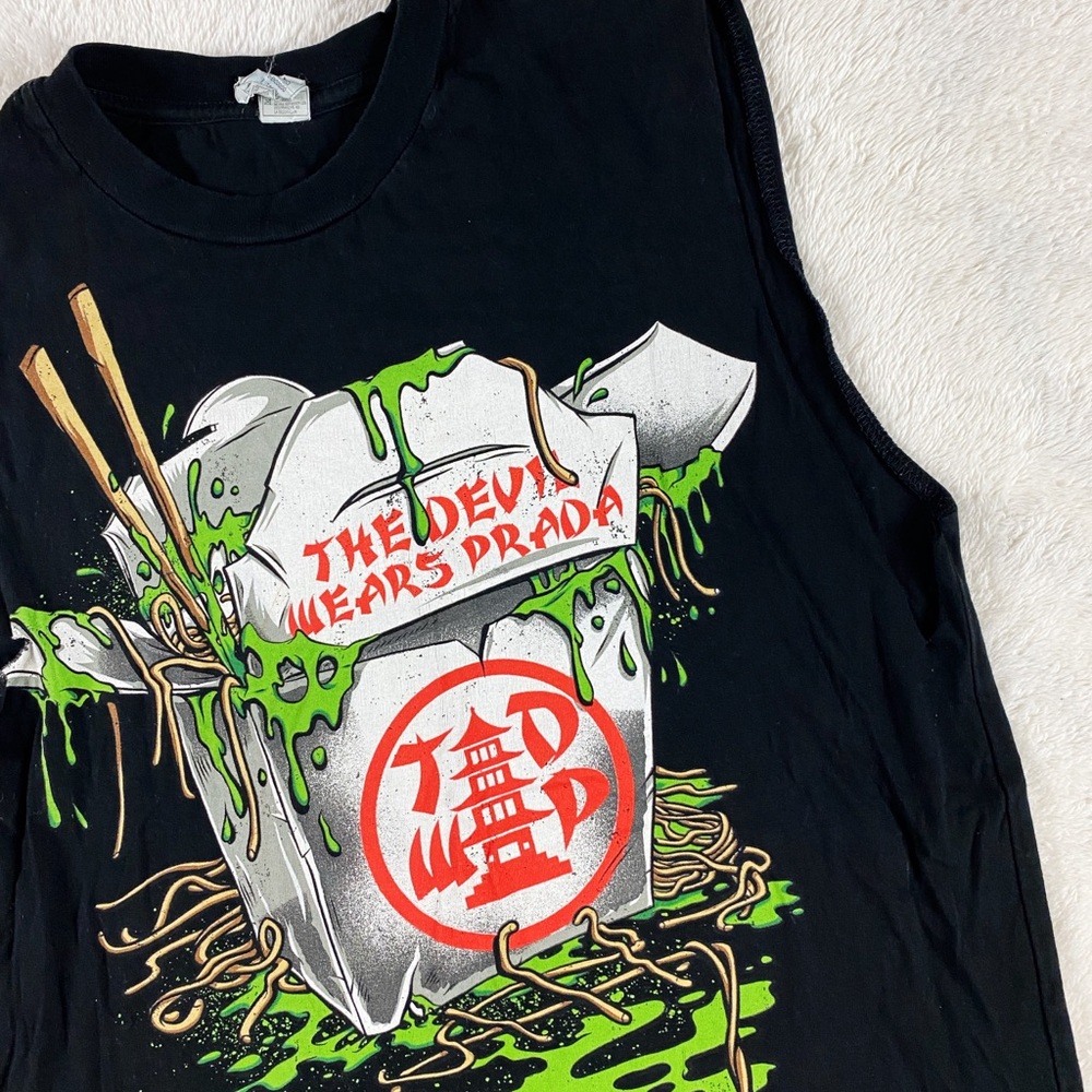 Vintage The Devil Wears Prada Chinese Takeout Noodle Muscle T-Shirt Size Small